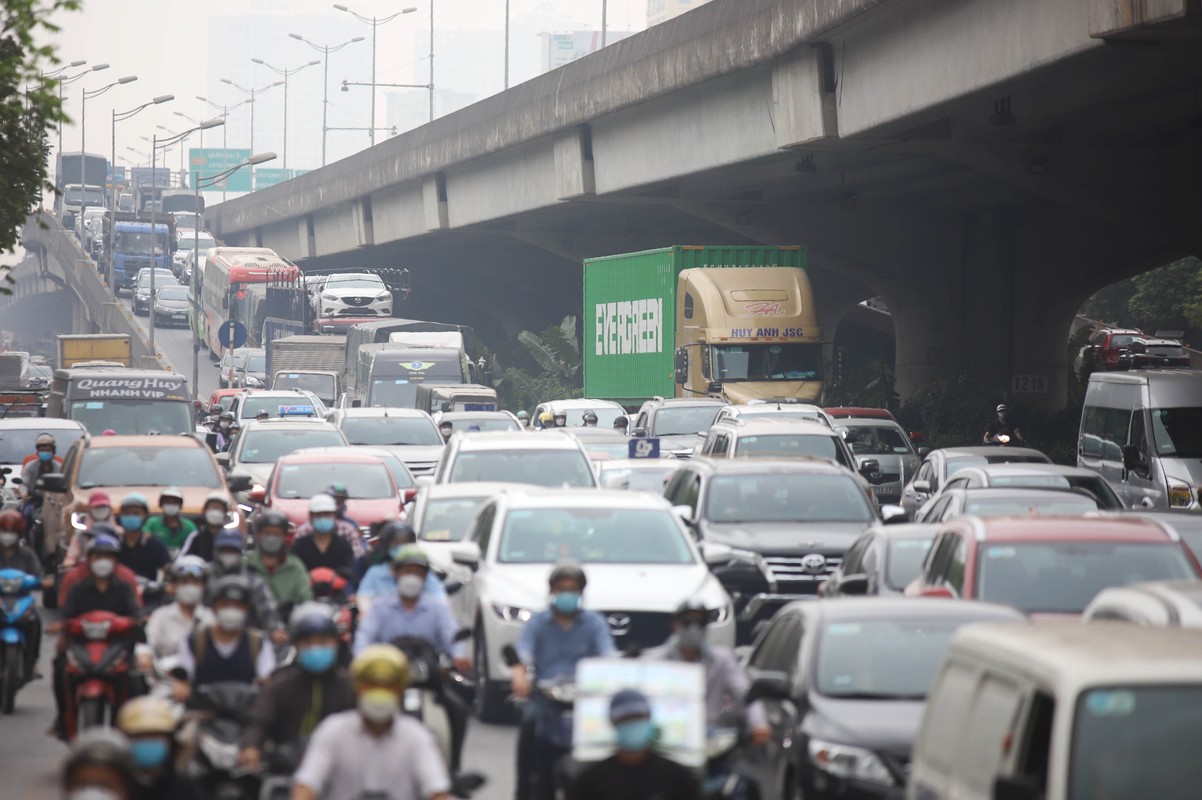 Ha Noi: Phu huynh vat va dua con di hoc vi tac duong-Hinh-9