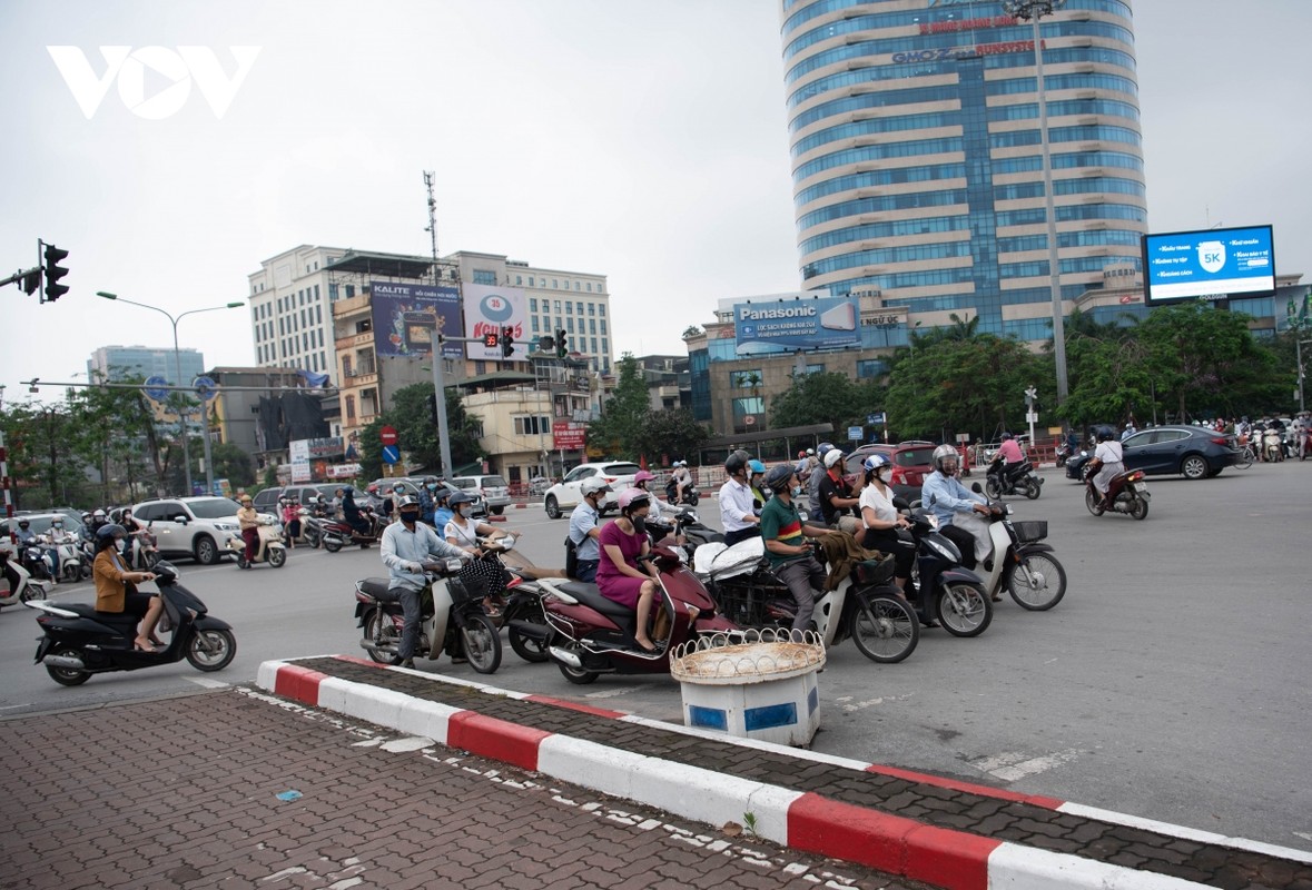 Giao thong Ha Noi tiep tuc tac nghen keo dai trong ngay dau tuan-Hinh-12