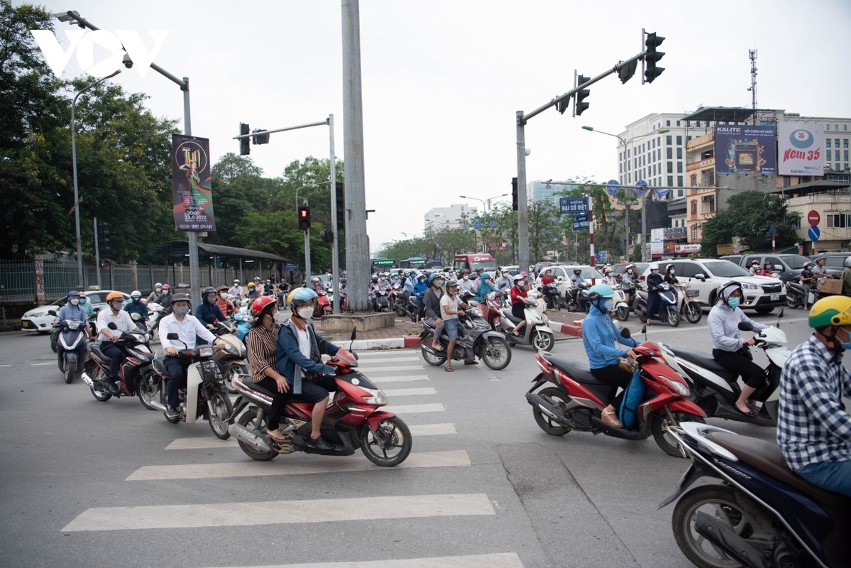 Giao thong Ha Noi tiep tuc tac nghen keo dai trong ngay dau tuan-Hinh-13