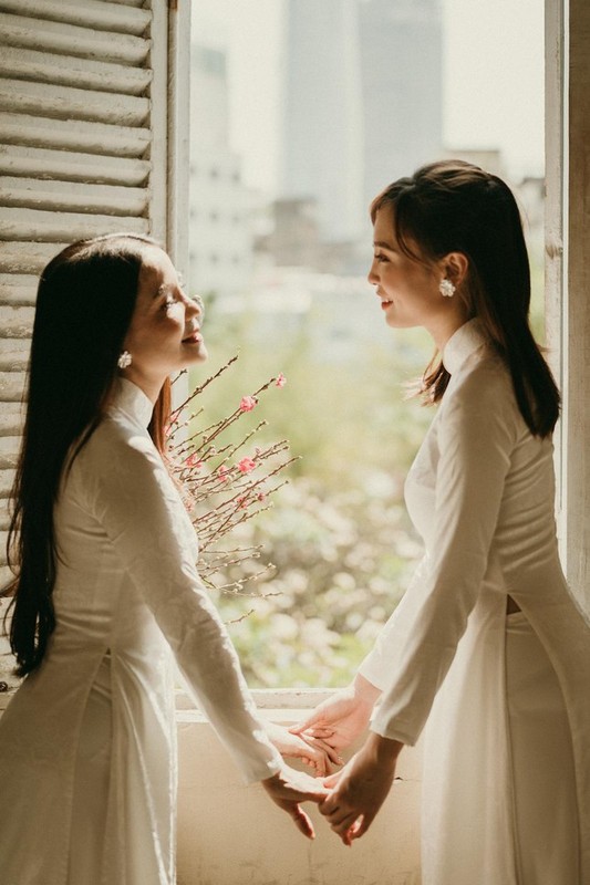 Ban tre mac ao dai dip Tet, ghe khong gian xua chup bo anh hoai co-Hinh-6