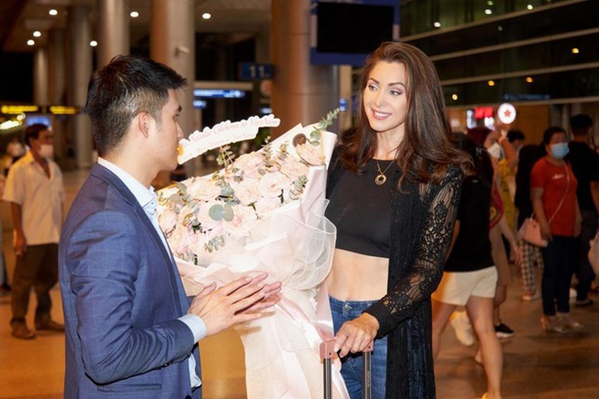 Nhan sac tuoi 40 xinh dep kho tin cua Hoa hau Hoan vu Natalie Glebova-Hinh-4