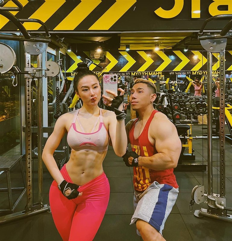 Angela Phuong Trinh tap gym, dan ong nhin xanh mat-Hinh-6