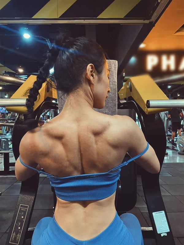 Angela Phuong Trinh tap gym, dan ong nhin xanh mat-Hinh-7