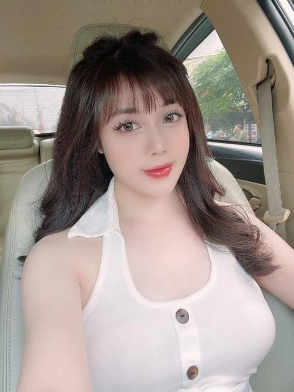 Mac goi cam khi khong dung lop, giang vien Au Ha My, Midu van bi che “mat chat“-Hinh-2