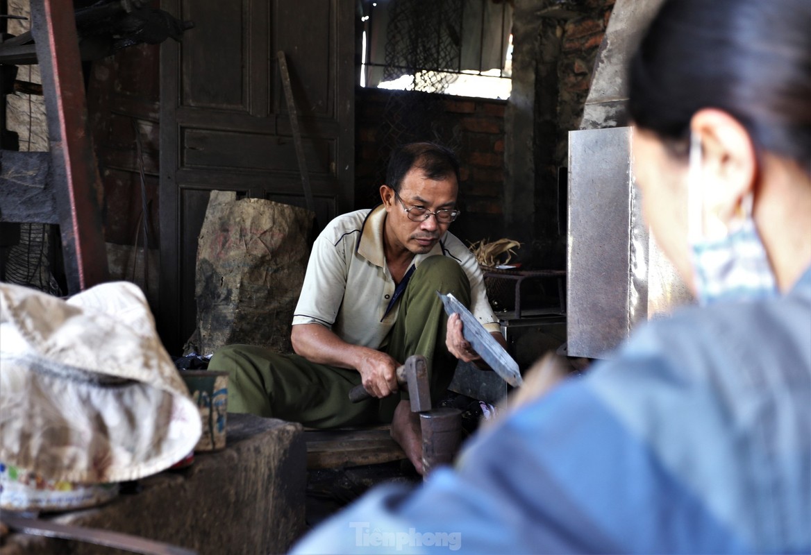 Lang ren hang tram nam tuoi xuyen dem do lua phuc vu Tet-Hinh-8