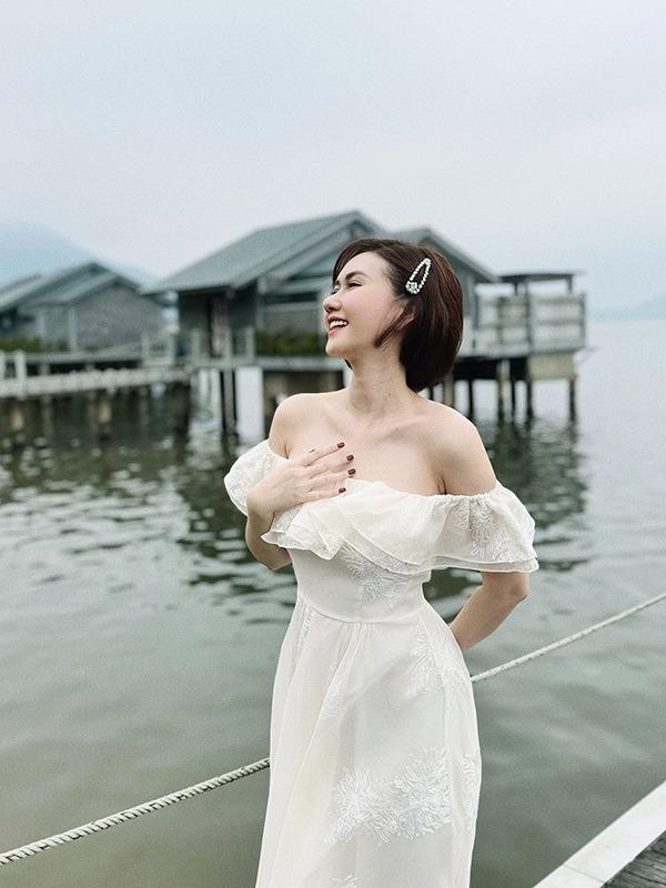 Huong Giang lam me don than, nuoi con gai gioi giang ai cung ne-Hinh-2