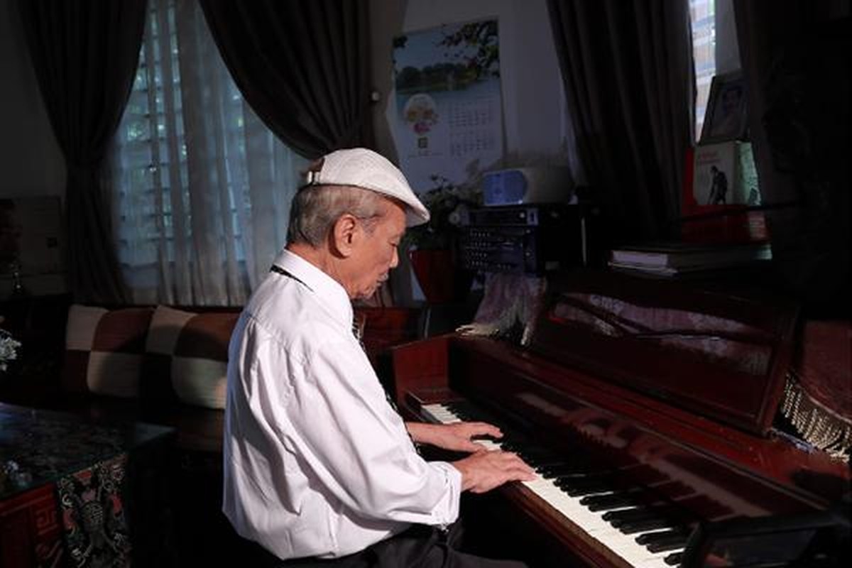 What is People's Artist Tran Hieu's life like at the age of U90?-Picture-6