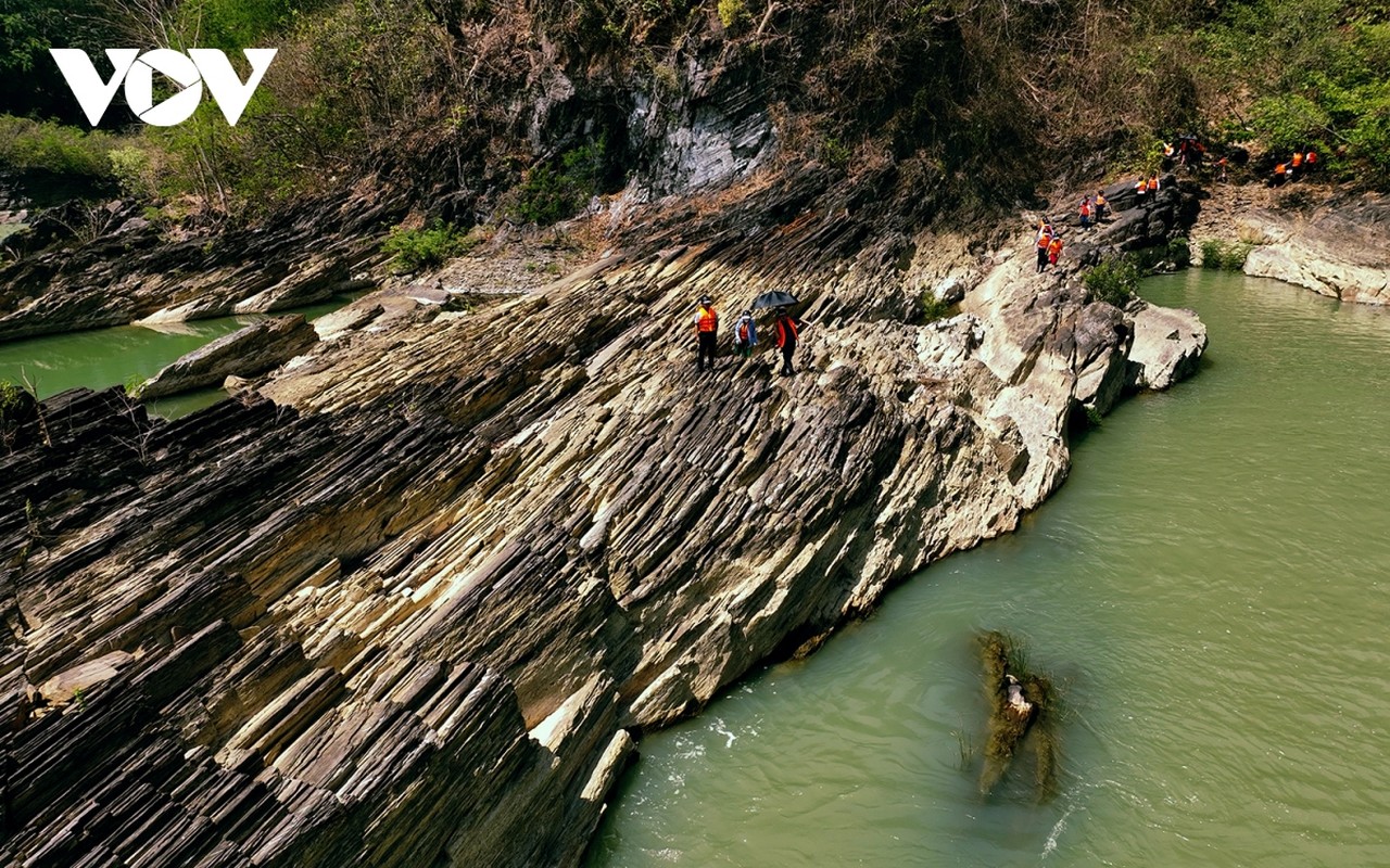 View - 	Công viên địa chất toàn cầu Đắk Nông hút khách du lịch