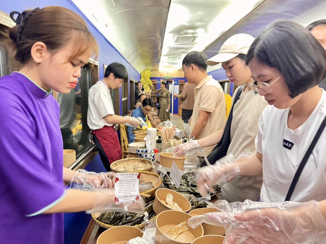 Chuyen tau tren cung duong du lich dep nhat Viet Nam-Hinh-8