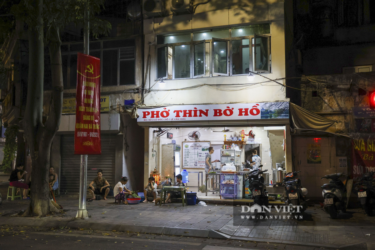 Dan Thu do no nuc di an pho, cat toc nhu “mo hoi“-Hinh-2