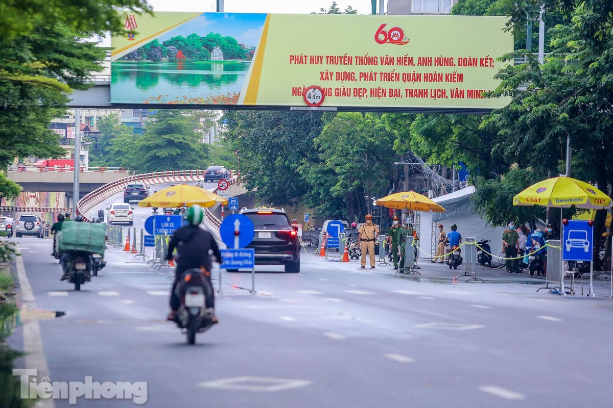 Nhin lai Ha Noi thay doi ra sao sau hon 50 ngay gian cach-Hinh-5