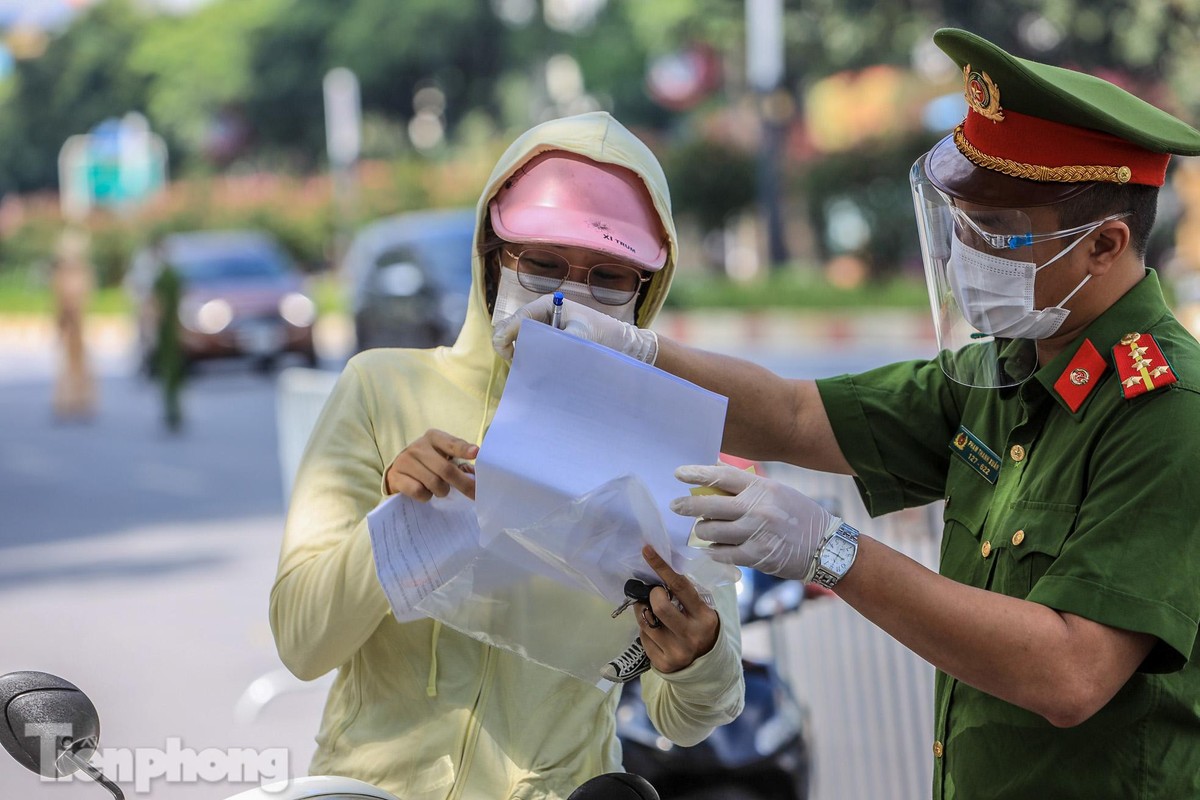 Nhin lai Ha Noi thay doi ra sao sau hon 50 ngay gian cach-Hinh-8