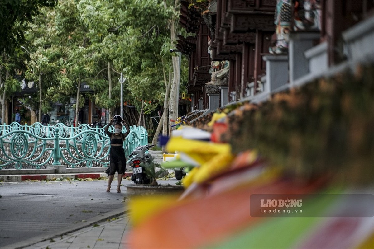 Khong khi lanh tran ve, bau troi Ha Noi toi sam trong gia ret-Hinh-7