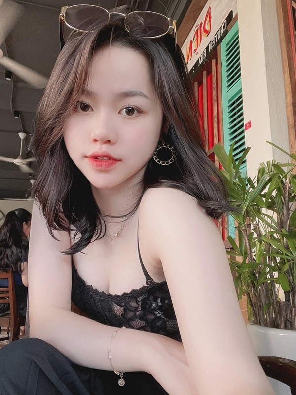 Hai hot girl xinh dep Quang Hai chinh thuc cong khai yeu gio ra sao?-Hinh-16