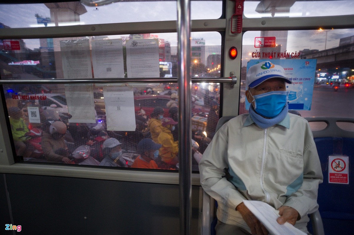 Khac biet cua tau dien, xe buyt tren cung duong noi quan Ha Dong-Hinh-32