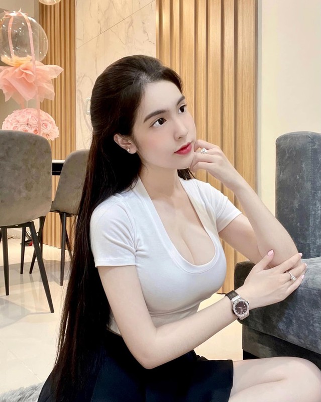 2 co gai noi ran ran nho so huu duong cong dep nhu tranh ve-Hinh-5