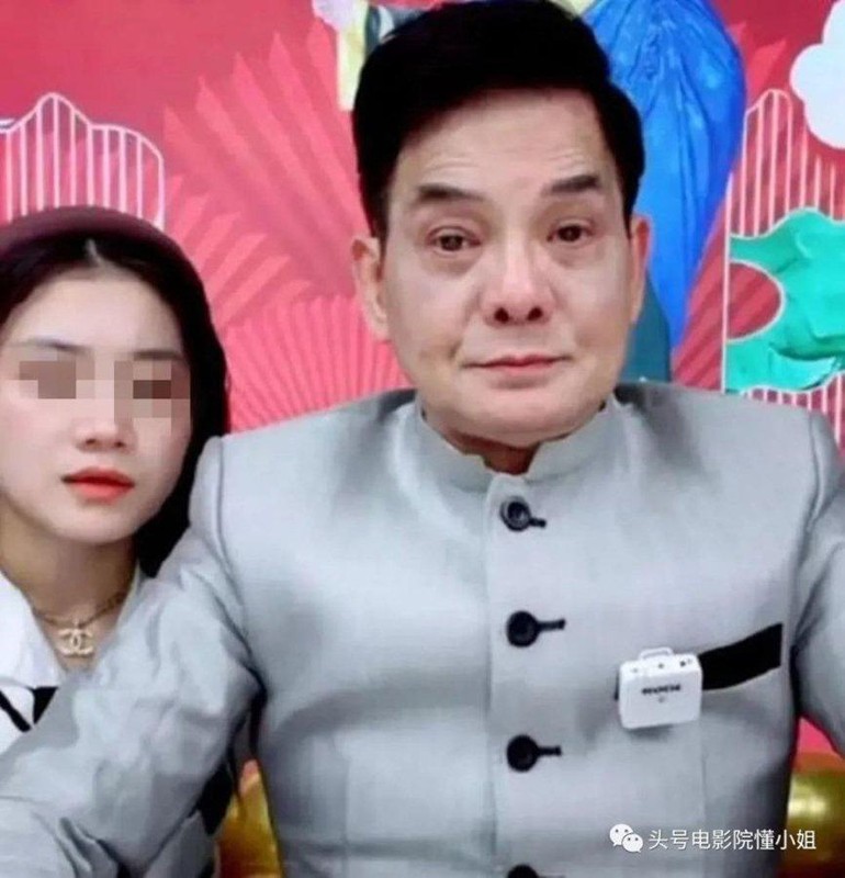 Dan sao nam Hoa ngu het thoi phai livestream ban hang-Hinh-2