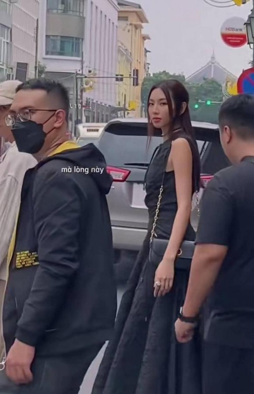 Hoa hau Thuy Tien bi chup len, nhan sac va than thai chuan sang chanh-Hinh-2