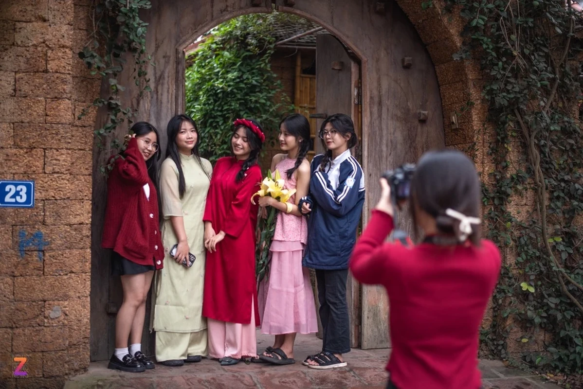 Tap nap check-in ao dai Tet o lang co Duong Lam-Hinh-2