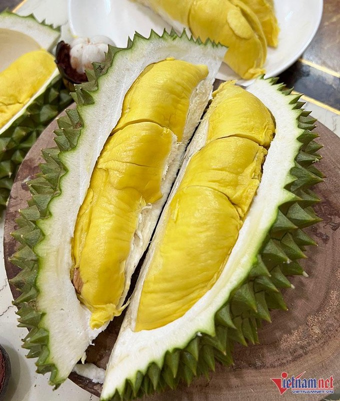 Sau rieng Musang King triu canh, chin rung ban 3 trieu dong/qua