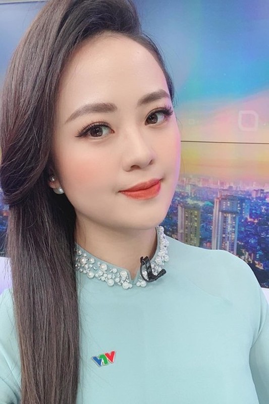 Nhan sac BTV Ngoc Bich vua len song Thoi su 19h VTV-Hinh-7