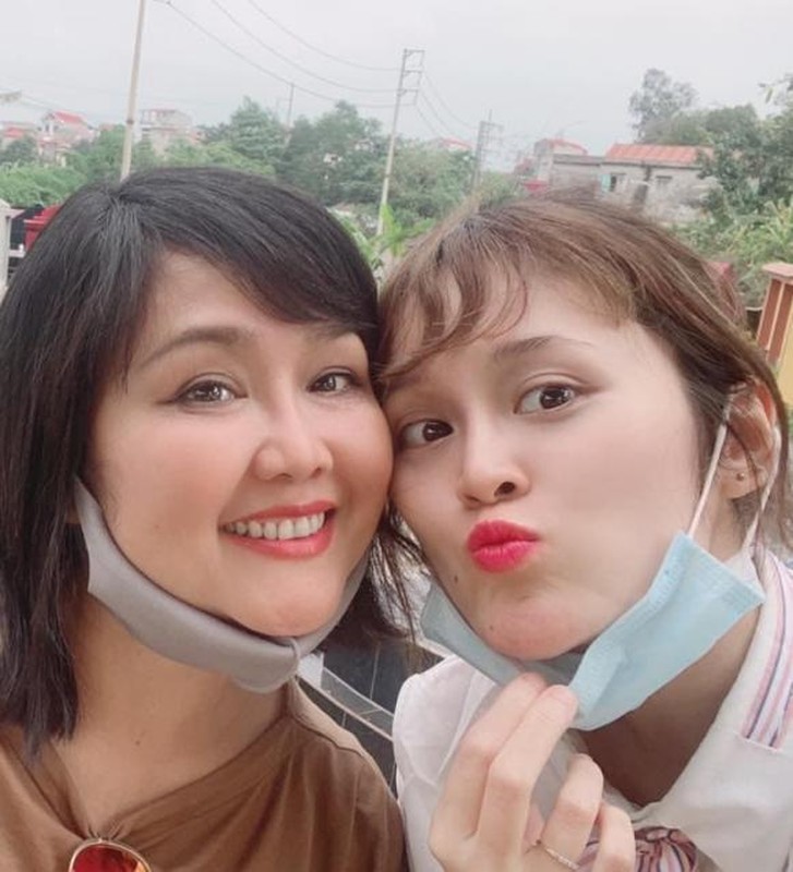 MC Quyen Linh khoe anh hai con gai xinh dep, cao vuot bo-Hinh-15