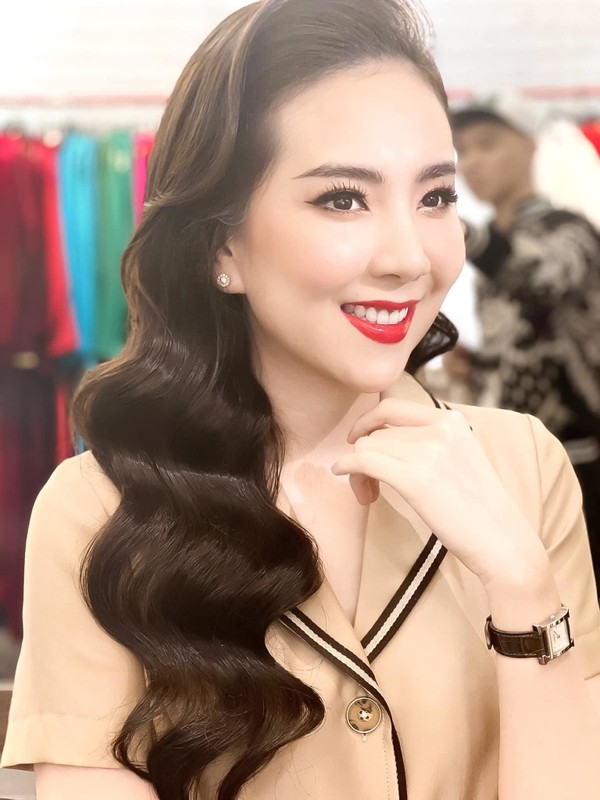 MC Quyen Linh khoe anh hai con gai xinh dep, cao vuot bo-Hinh-8