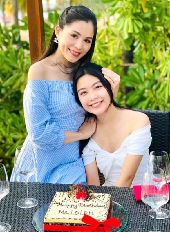 MC Quyen Linh hanh phuc ben vo va 2 con gai cao vuot troi-Hinh-2