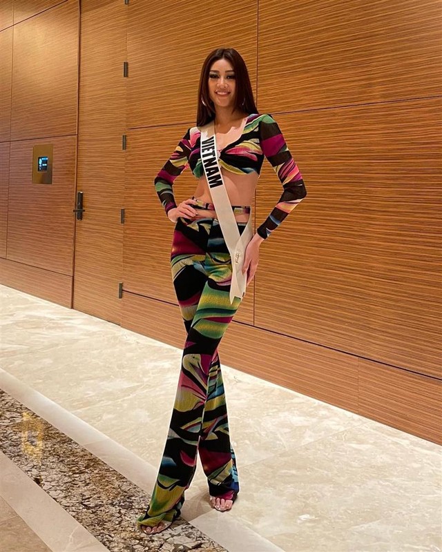 Chu nha Miss Universe 2020 an mac loi thoi, di thi nhu di cho-Hinh-6