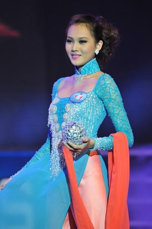 Hon nhan cua sieu mau Ngoc Thach voi thieu gia me sieu xe-Hinh-3