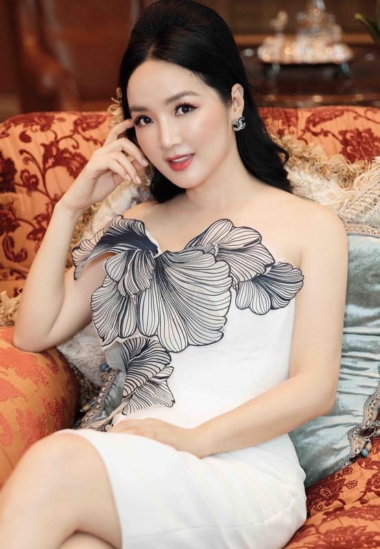 Diva Thanh Lam ben nguoi yeu bac si cau binh an den moi nguoi-Hinh-2
