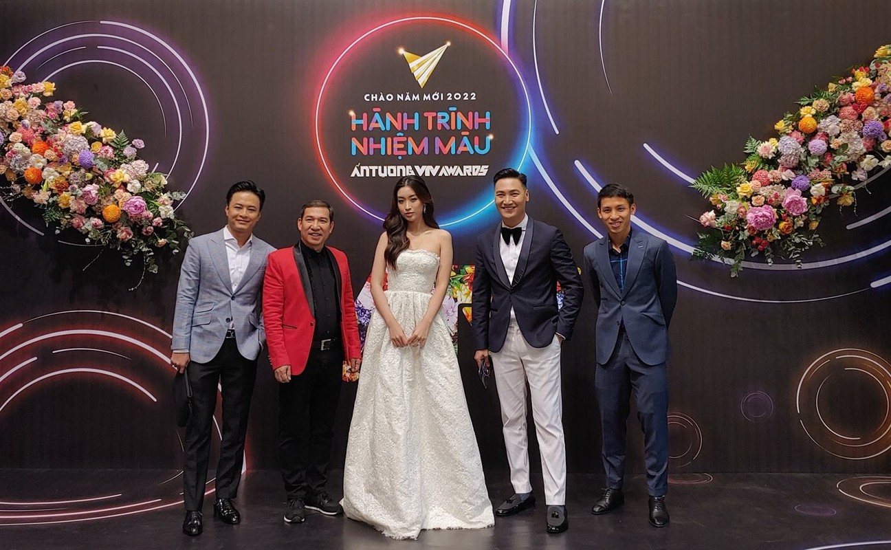 NSND Thu Ha, Luong Thu Trang xinh dep du le trao giai VTV Awards-Hinh-10