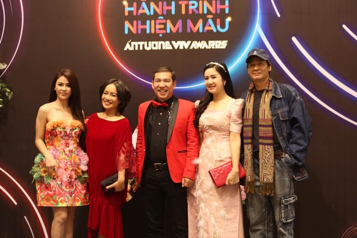 NSND Thu Ha, Luong Thu Trang xinh dep du le trao giai VTV Awards-Hinh-9