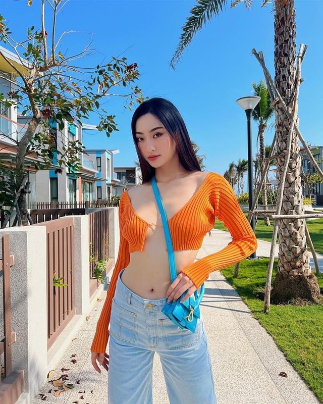 Hoa hau Luong Thuy Linh nghien tha rong du vong 1 xap xe-Hinh-2