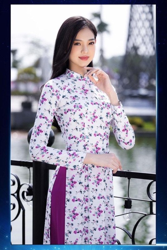 Ve dep trong treo cua nu sinh co ten la nhat Miss World Vietnam