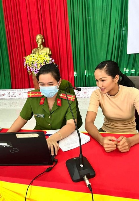 Ngo Thanh Van hanh phuc ben chong tre, Mai Phuong Thuy dep hut hon-Hinh-5