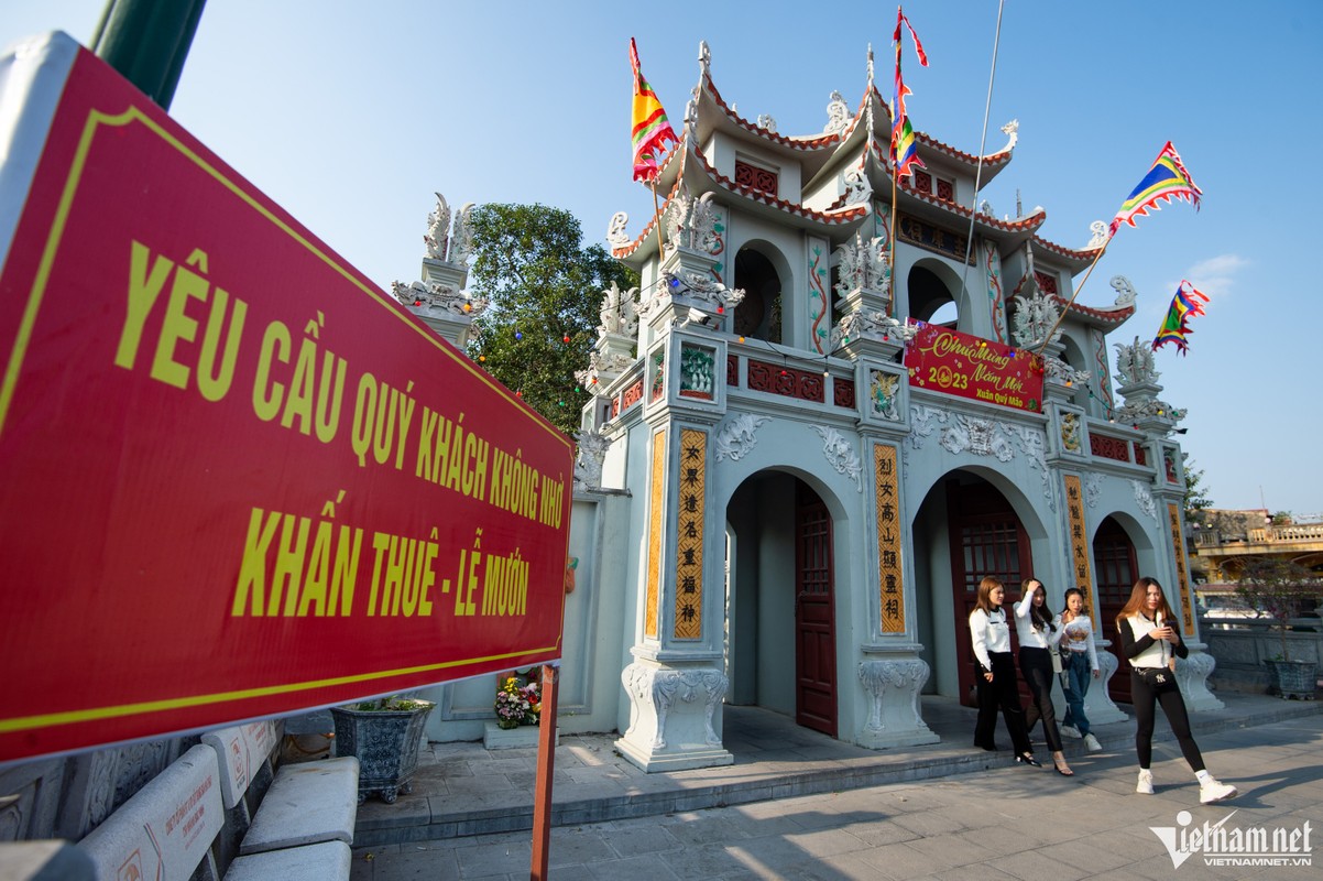 Ngay “tra no” loc roi loc vai o den Ba Chua Kho-Hinh-10