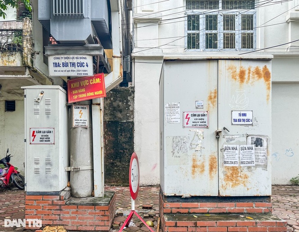 Phot lo canh bao “chet nguoi”, nguoi dan vo tu muu sinh canh tram bien ap-Hinh-11