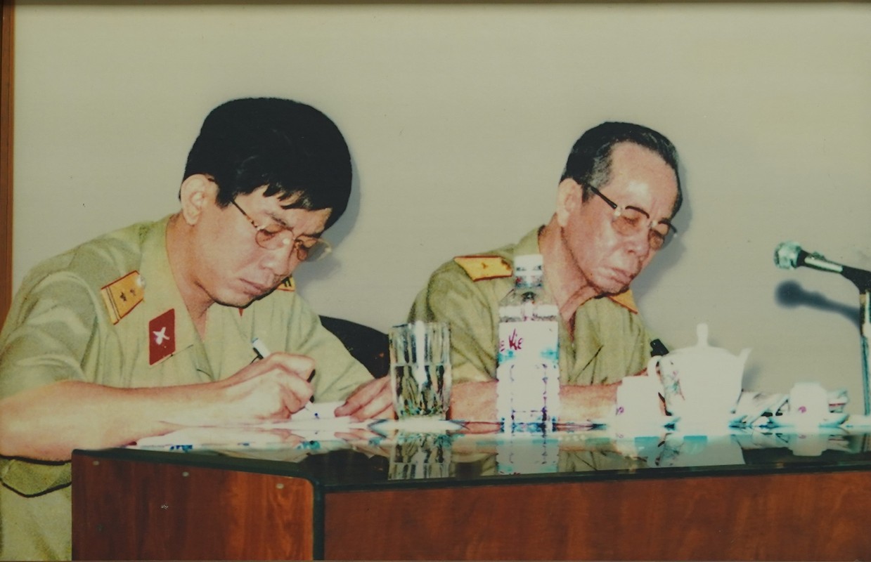 Cuoc doi co Thuong tuong Nguyen Chi Vinh qua nhung buc anh tu lieu quy-Hinh-4