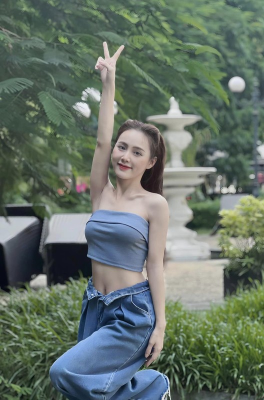 View - 	Minh Thu sành điệu ngoài đời khác hẳn style nội trợ trên phim