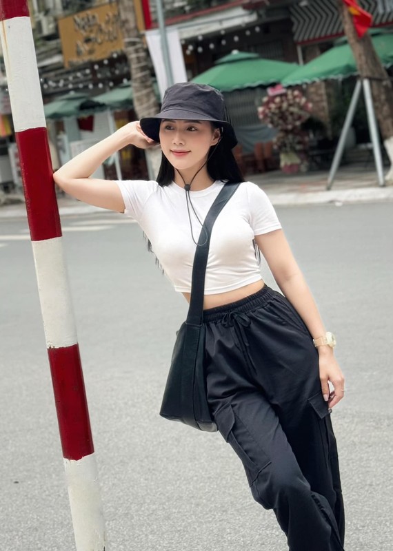 View - 	Minh Thu sành điệu ngoài đời khác hẳn style nội trợ trên phim