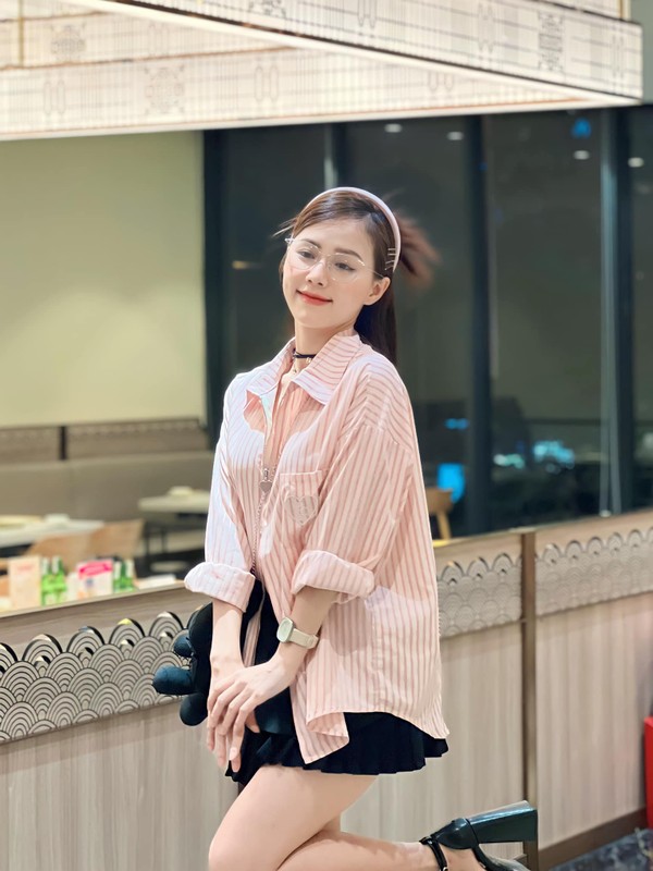 View - 	Minh Thu sành điệu ngoài đời khác hẳn style nội trợ trên phim