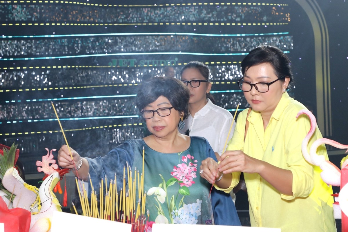 Ung Hoang Phuc goes to the stage to listen to the afterlife-Picture-10