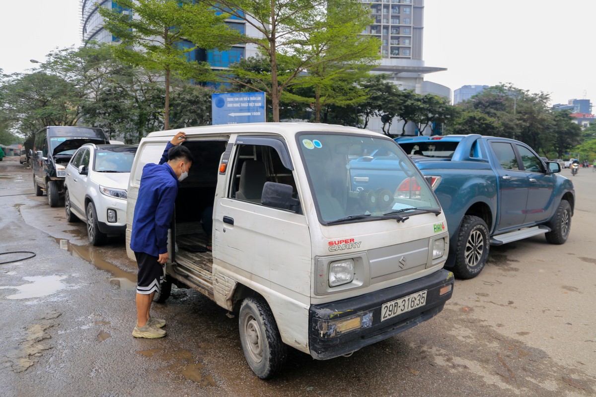 Garage oto qua tai sau tran mua lon o Ha Noi-Hinh-7