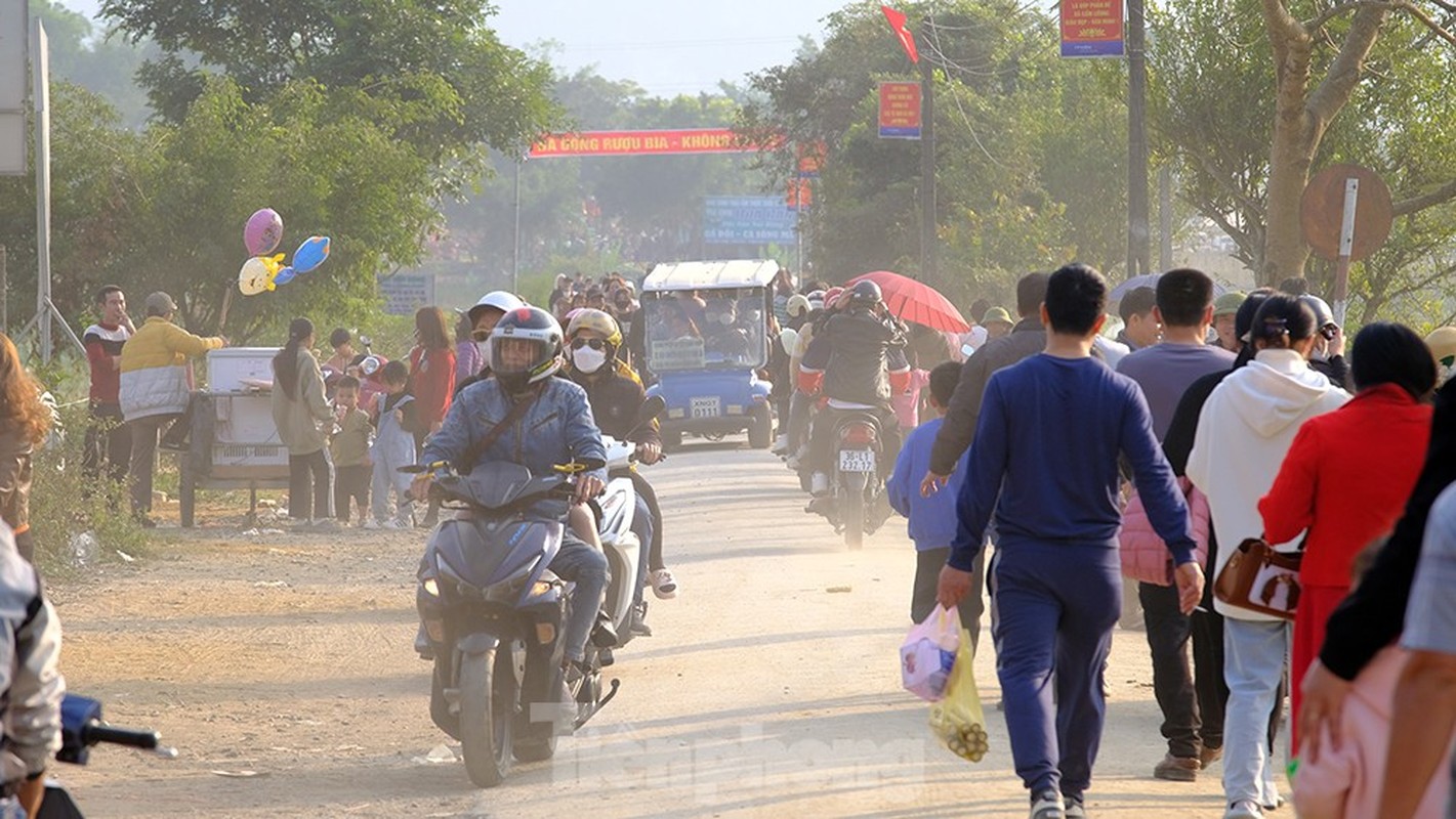 Hang nghin du khach do ve tham suoi ca than ngay cuoi nghi Tet Nguyen dan Quy Mao-Hinh-7