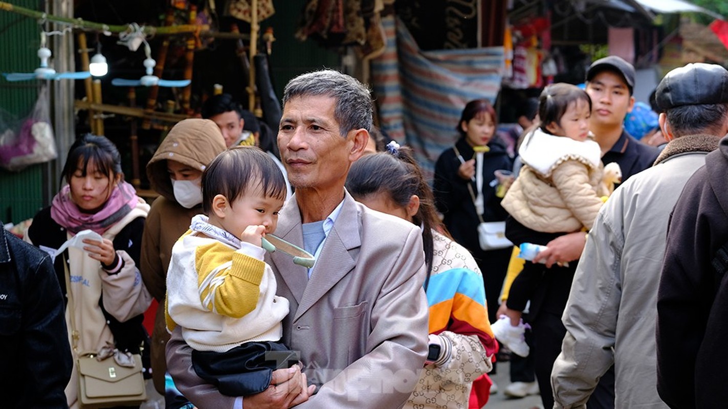 Hang nghin du khach do ve tham suoi ca than ngay cuoi nghi Tet Nguyen dan Quy Mao-Hinh-9