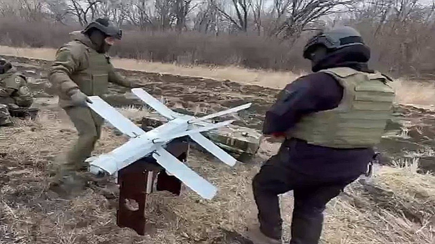 Truc thang Ka-52 va UAV Lancet thuc thu truoc to hop phong khong IRIS-T-Hinh-3