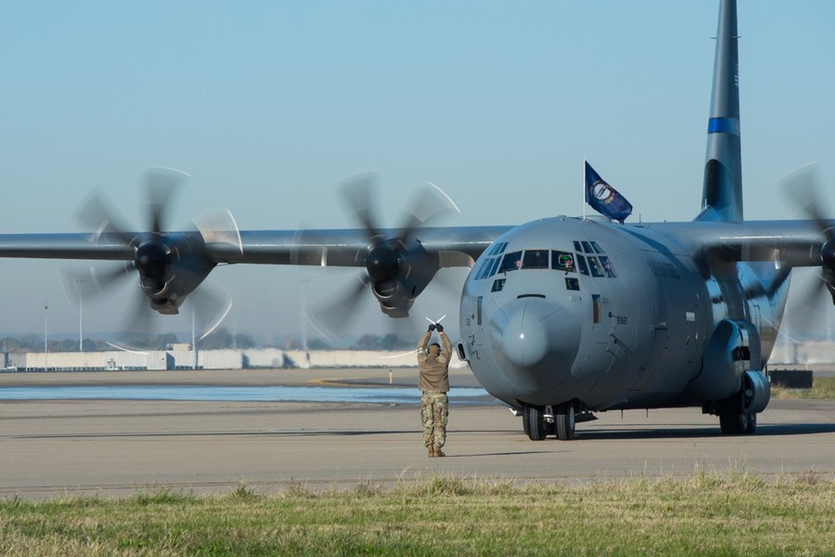 May bay C-130J My danh bai A400M chau Au trong hop dong nhieu ty USD-Hinh-14