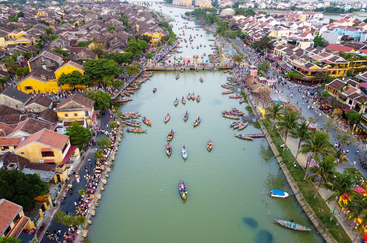 Hoi An co nguy co bi huy hoai vi ap luc du lich, ha tang qua tai-Hinh-2