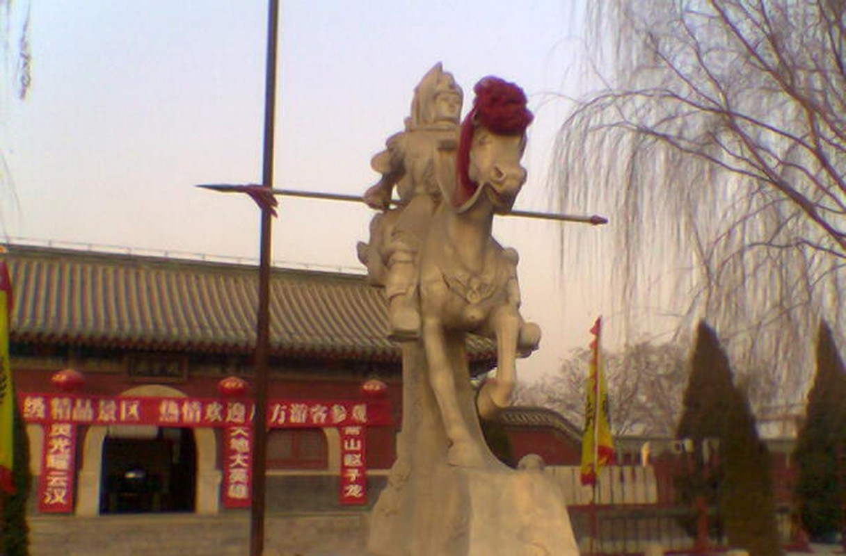 Nhung cau chuyen ve ngua lung danh su sach-Hinh-8